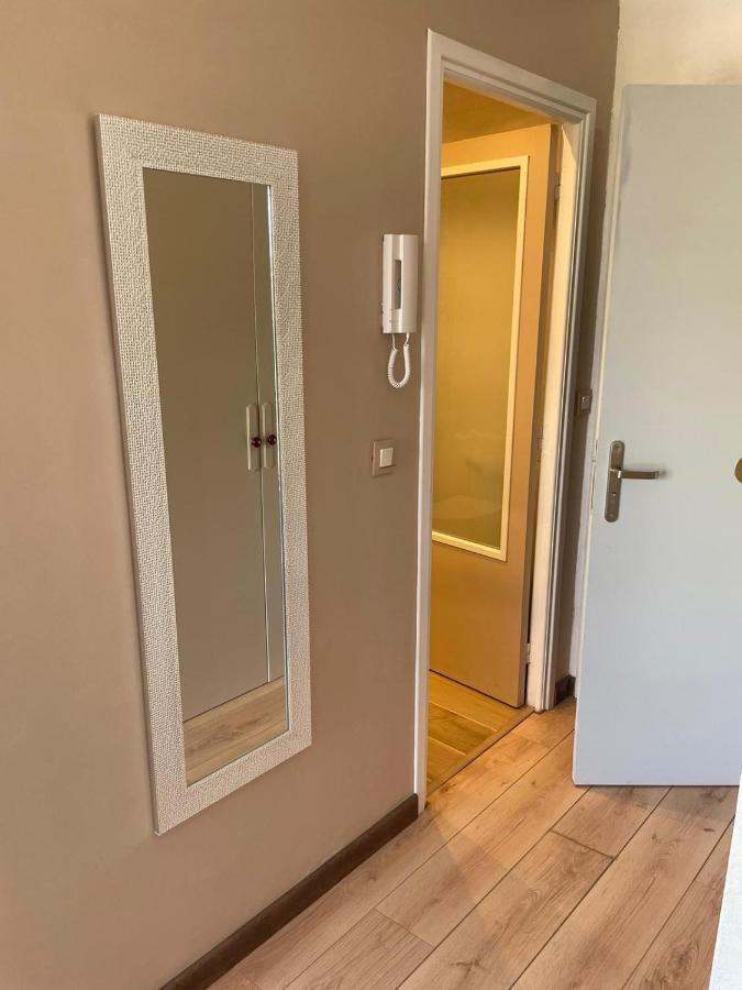 Bord De Apartment *